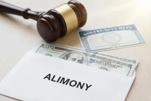 conceptual legal image juxtaposing receiving alimony and its impact on social security benefits
